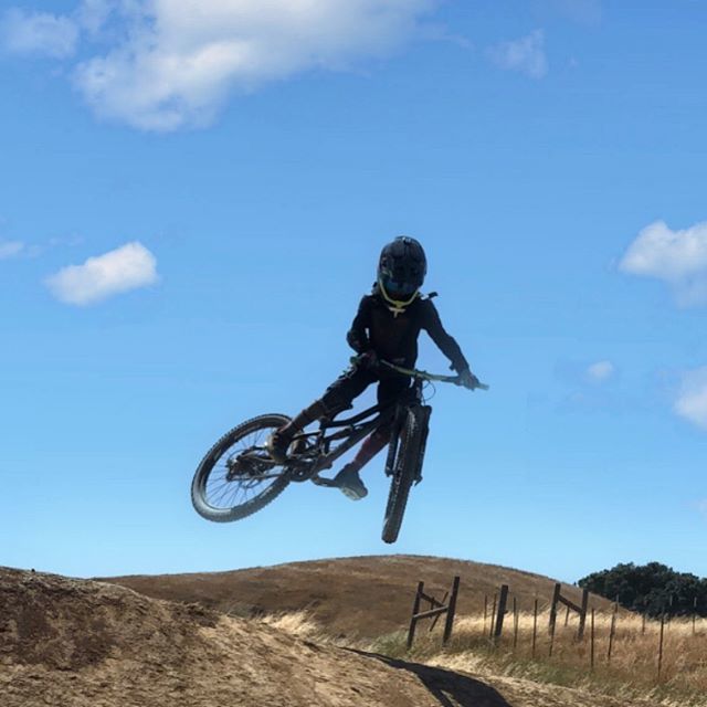 iceandhan's tweet photo. Isaac going #sideways @stafford_lake_bike_park #whipit 📸🚴‍♀️💥😎 ================================ #morekidsonbikes #dirtjump #dirtjumpkids #sendit 
#spawncycles #borntoride 
#lilshredder #mtbgrom #mtbgroms 
#mtbkids #dirtjumper #dhkids #groms #grom  #t… https://t.co/tjyDw3DfkI https://t.co/Pee8f0xi5L