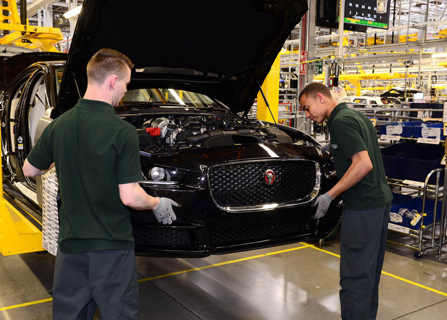 Riccmart's tweet photo. El Jaguar XJ eléctrico se lanzará en 2020 e inaugurará la nueva familia de coches eléctricos de Jaguar Land Rover abrirá una nueva era para la berlina de lujo británica que acaba de finalizar la producción de su actual generación. 
#FelizLunes #Riccmart #8Jul https://t.co/eXhMsd89WM