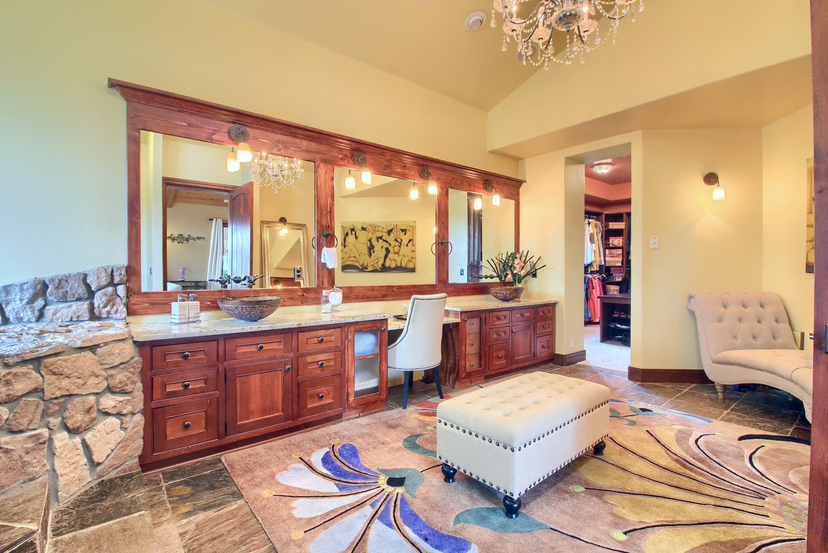 Walkthrough: Book real estate services instantly tweet media