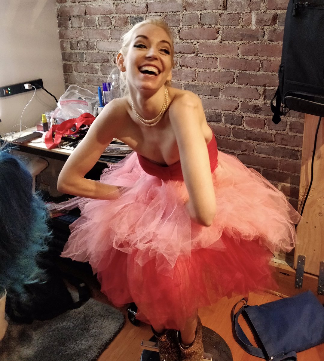 lizfenning's tweet photo. #BTS for the #Wilma2019 shoot w @shannafromla, @thebusinessbuilderbabe, &amp; @michaelwhitehurstphotography-I am so excited to share the on camera stuff-&amp; so happy to work w the insanely talented people, who make me laugh this hard! 

#nosmizehere #joyful #akwardturtle #somuchpink https://t.co/TdghQHMtZ8