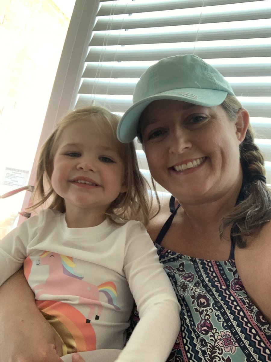 amanda_fraser9's tweet photo. Finally time for our beach vacation! Sunglasses, hat, swimsuit, bucket, water toy,#KFESUMMERHUNT @NISDFranklinES #fraserfun https://t.co/G7kNxHnAeW
