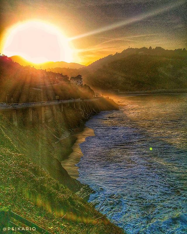 pfc1410's tweet photo. Reposting @psikario: - via @Crowdfire
.
🌃Deba. Sunset Porn. 🌞Welcome Summer.
#deba #debarrena #welcomesummer #beach #sunset #anotherdayitnhebeach #charmingcorners #pornbeach #livingcolours #summerishere https://t.co/7EGa4svZpI