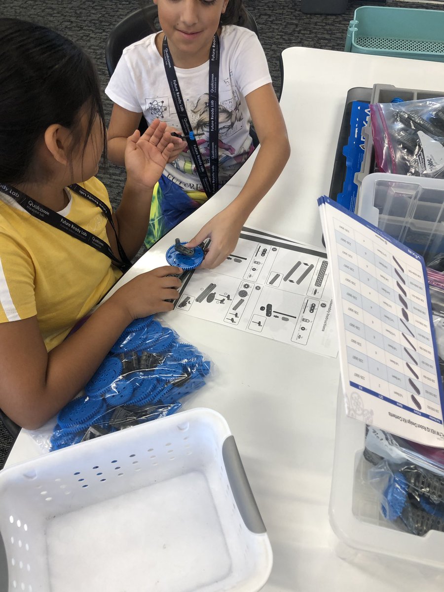 BES_VP's tweet photo. Vex Robotics Camp has started for @PortervilleUSD 4th grade students. Our interns from @CODEGHHS @GhhsACEpathway are doing an amazing job! https://t.co/vGB9m9MsSa