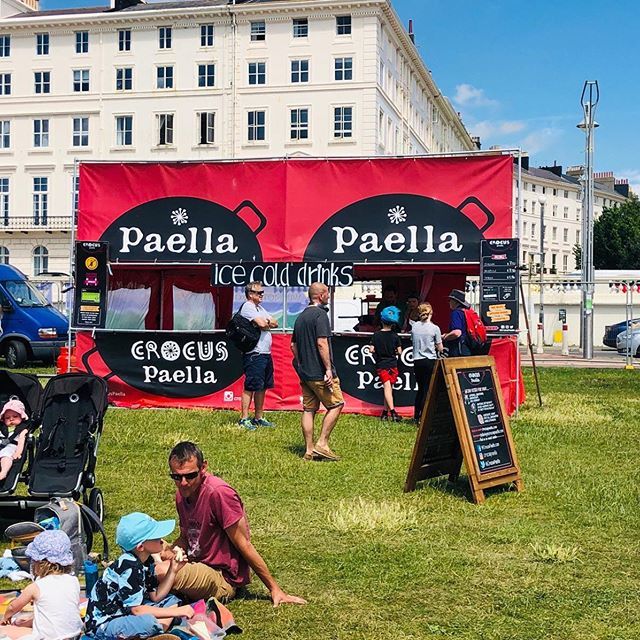 CrocusPaella's tweet photo. What a weekend it’s been! We love staying local and feeding the great people of Brighton and @paddleroundthepier is always a winner! 🏊♂️🏄🏼♀️☀️🚣🏽♀️ #prtp #brightonbeach #local #brighton #Hove https://t.co/n9sYLnulnK https://t.co/SZlEqfs63k