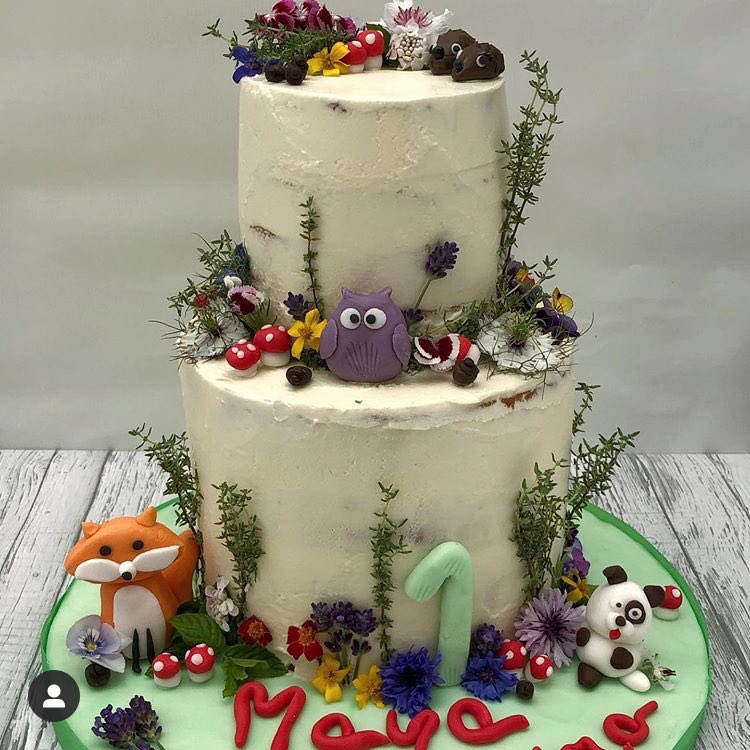 GrowCreateJoy's tweet photo. I am blown away by the artistry of the cake makers who use my edible flowers in such amazing ways. This stunning woodland theme cake was created by Silvia at Fairypan for her niece’s 1st birthday. Woodland cakes are the future 🤩🙌🍄🌲🐿🥀🌼🌸 #londonbakery #edibleflowers https://t.co/W3SJLzIOdD