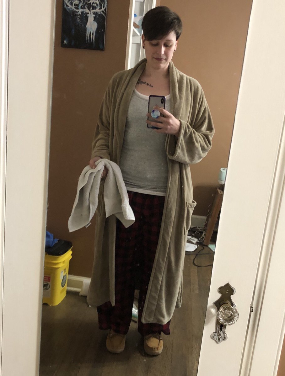 kaderade_k's tweet photo. Feeling cute, might go lie down in front of a bulldozer to protest the bypass later. 🛸 Y'ALL. I have forever loved Arthur Dent, and now I'm bringing him to life THIS FRIDAY at the Enid Public Library!
#thehitchhikersguidetothegalaxy #scifi #space #genderbend #rule63cosplay https://t.co/W7dMXhWeCK