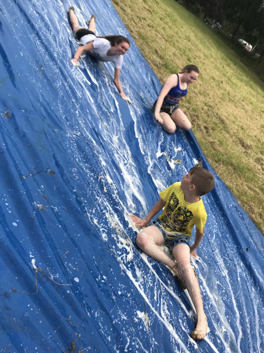 ctw_scouts's tweet image. Our Scouts and Explorers had plenty of fun tonight on the water slide @BowleyCS. Thanks to Mat the duty warden for looking after us all!