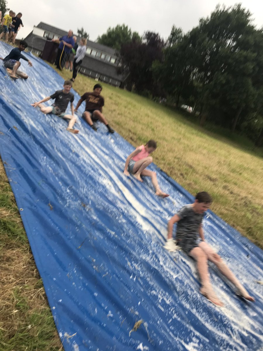 ctw_scouts's tweet image. Our Scouts and Explorers had plenty of fun tonight on the water slide @BowleyCS. Thanks to Mat the duty warden for looking after us all!