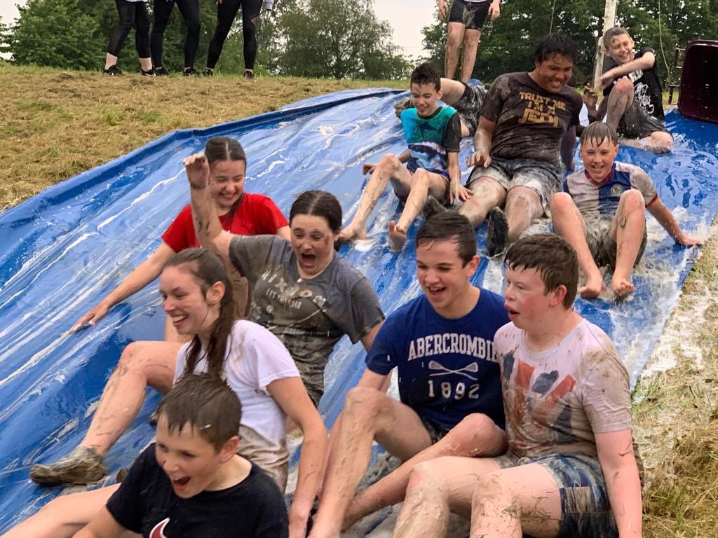 ctw_scouts's tweet image. Our Scouts and Explorers had plenty of fun tonight on the water slide @BowleyCS. Thanks to Mat the duty warden for looking after us all!