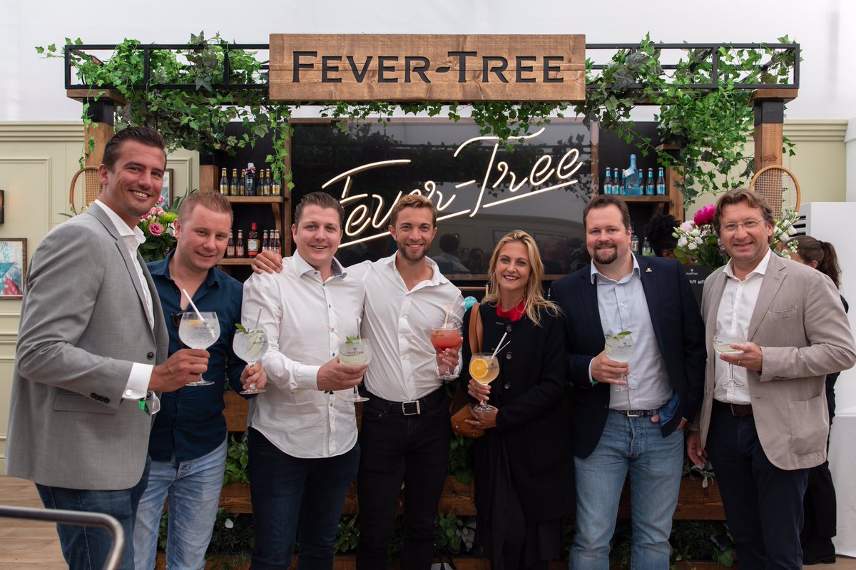 Fevertree_cl's tweet image. Entre el 17 y 23 de Junio, se llevó a cabo el Campeonato de Tennis de Fever-Tree en The Queen&apos;s Club, Londres. El campeón de este 2019 fue @feliciano_lopez de España.🏆 Acá compartimos algunas fotos de este gran evento. #MixWithTheBest