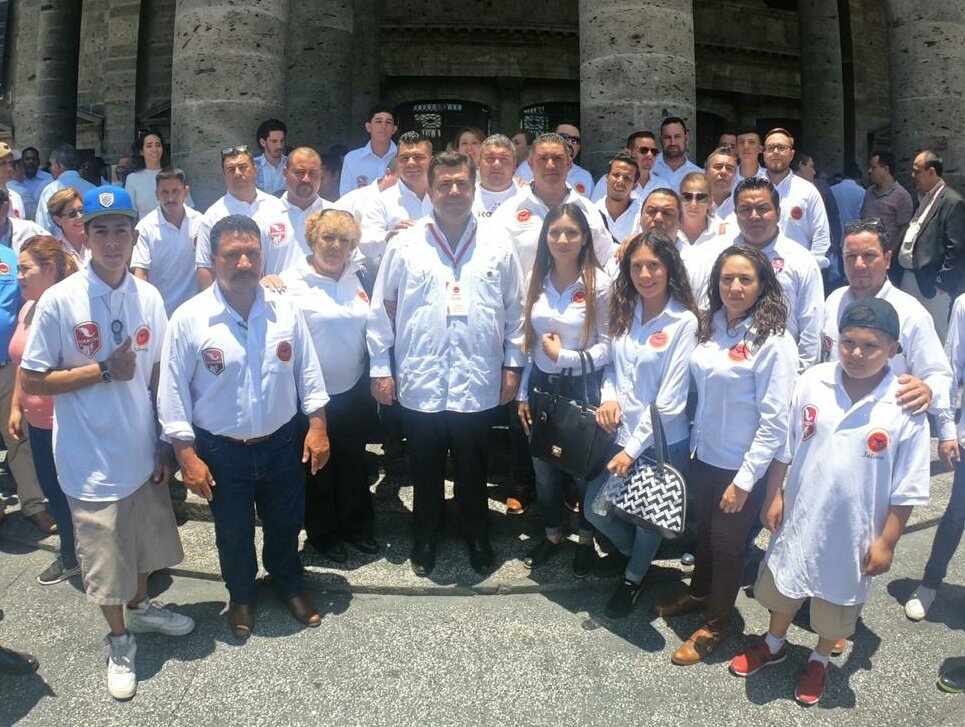PedrohacesO's tweet photo. En #CATEM los liderazgos se mantienen cerca de la gente, rindiendo cuentas y escuchando activamente. ¡El sindicalismo real es el que puede ver a los ojos a trabajadores, empresarios y autoridades! #CATEMContigo https://t.co/ccyajbENHL