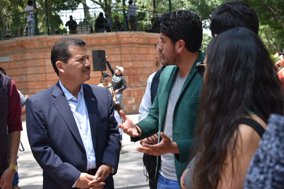 artecpoyotl's tweet photo. Junto con el presidente @LAlbertoArriaga recibimos al Colectivo @ProactiveHgo . En coordinación con @JuventudCholula trabajaremos en líneas de acción de agenda 2030 con el sector juvenil. ¡Bienvenidos a San Pedro Cholula! 🙋🏻‍♂️🙋🏻‍♀️ https://t.co/ijfm3jFHNF