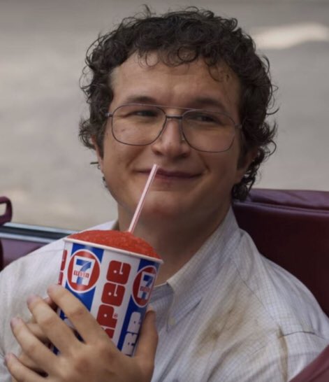 _AaronLUFC_'s tweet image. And the award for the best character of season 3 goes to: #StrangerThings