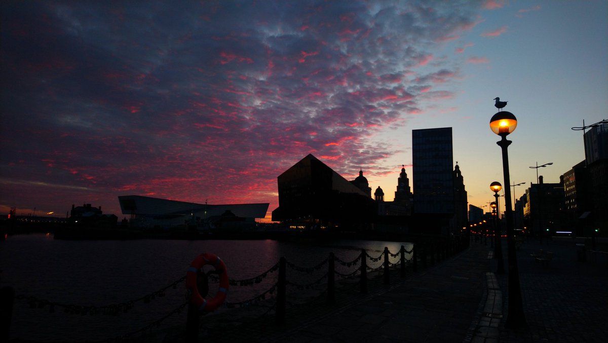 DaveThePapLpool's tweet photo. Liverpool, another lovly evening in this beutiful city.
@VisitLiverpool @NYCTravelMag @TravelMagazine @SleepEatLoveLiv @ActivateDgtl @PeelLivWaters #Liverpool #sunsets #stayliverpool #ferry #art #culture https://t.co/qG5Wa9BsBC