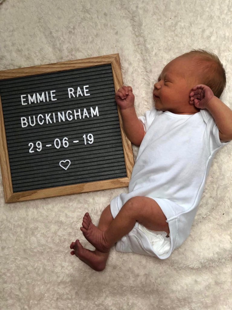 BuckinghamsLand's tweet image. First weekend off in a while and what a way to spend it.... sun, food, beers and this little one #EmmieRaeBuckingham #1weekOld