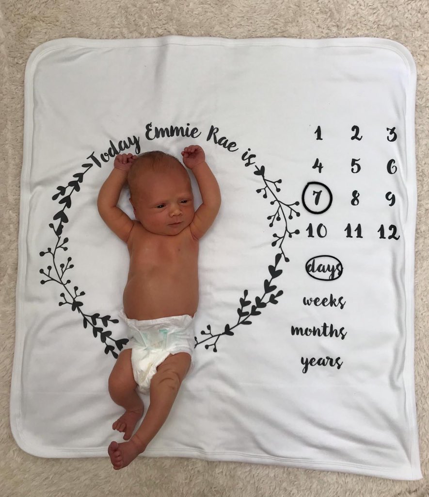 BuckinghamsLand's tweet image. First weekend off in a while and what a way to spend it.... sun, food, beers and this little one #EmmieRaeBuckingham #1weekOld