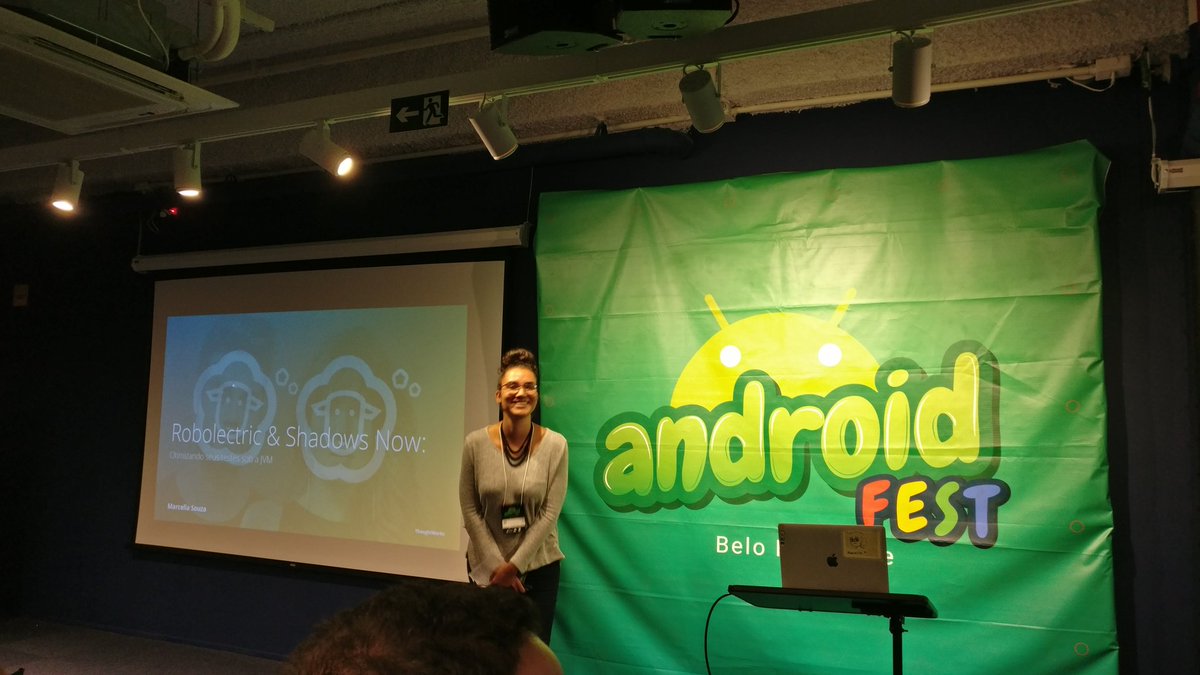 DrCabrales's tweet photo. Seguindo o #AndroidFestBH agora a @MarcellaLCS arrasano no robolectric e nos memes! https://t.co/CX9VuRnEuu