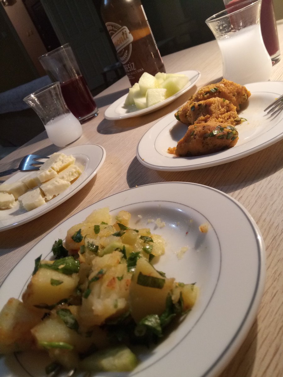 Hiç kimse de merak etmemiş beni abv :( 
#cumartesirakisi