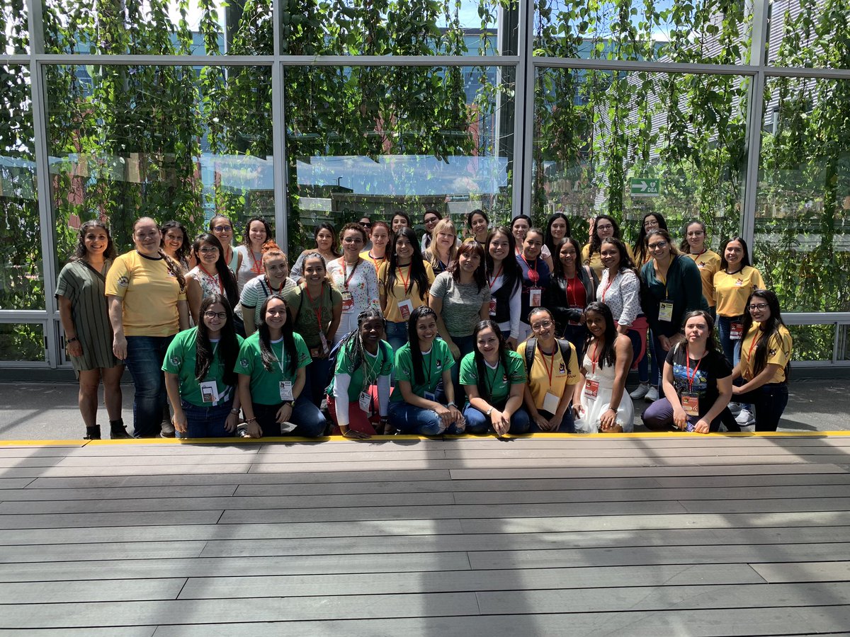 JConfColombia's tweet photo. “Women in tech lunch” en #JCONFColombia19 Gracias por asistir chicas! 🤗 https://t.co/polRqYiOv4