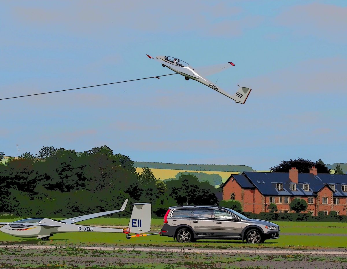 ApertureF2's tweet image. Up &amp;amp; Over!  At Wolds Gliding Club, Pocklington, this afternoon.