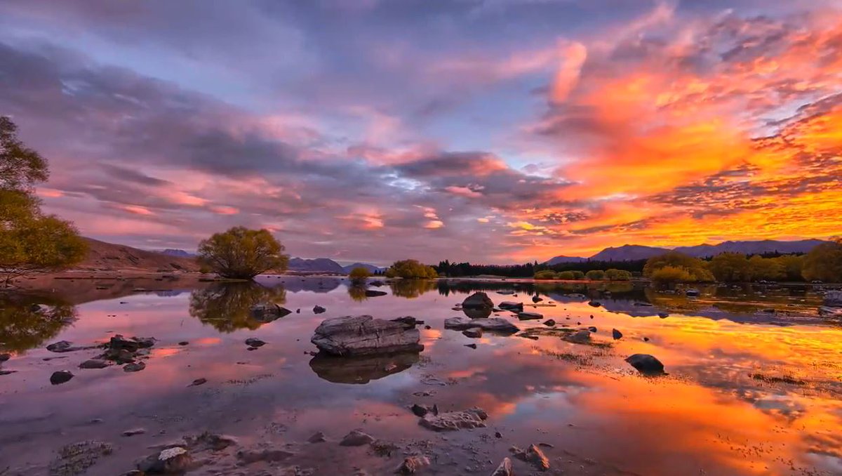 Ночное небо hdr. Лодка на фоне моря. Hdr color. Hdr color. Hdr цвета.