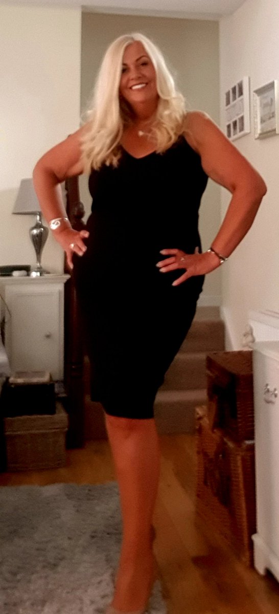 Delirious_Dater's tweet photo. Brighton watch out... my girlfriends and I are on our way.....😳😊

Bought a new dress....my daughters were not sure, but gone for it anyway!

#whosOut
#DatingIRL
#gin https://t.co/jnbCvMAGoF