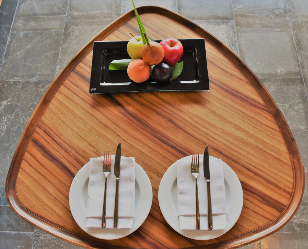 "Quien no vive para servir no sirve para vivir" //
"A life not lived in service to others is a life not worth living" 
-Teresa de Calcuta
😌

#HandmadeHospitality #WeMadeItSimple #AllInclusiveResort