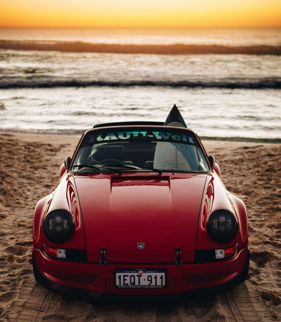 Oloiinc's tweet photo. We love this picture as it just screams “Vice!”.
Photo Credit: @vinhmanphoto
Owner: @ktec_autohaus
#cult911 #cult964 #porscheartdaily #porsche #porsche911 #porscheclassic #porsche964 #modifiedporsche #backdated911 #RWB https://t.co/lDSGtHgYI4