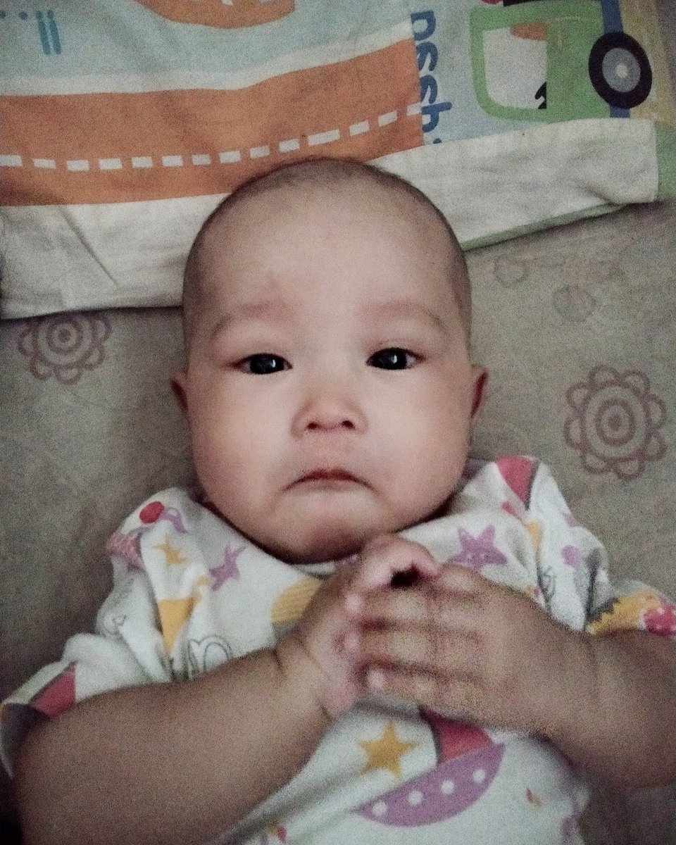 ameliassena's tweet photo. Cepat lah besar hidupku. Jadilah wanita yg kuat dan rendah hati👼💛 https://t.co/HfEeCEpTJf