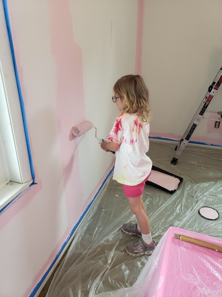 SEdwardsGOL's tweet photo. Been kind of quiet as we work hard to get ready for our move. But itβs coming along. All kidsβ bedrooms, sewing room and kitchen are finished. Three rooms to go... #thesummerwemoved #somuchpaint #imtired #itwillbeworthit #6daystilmovingday https://t.co/hXSsBwAWVe