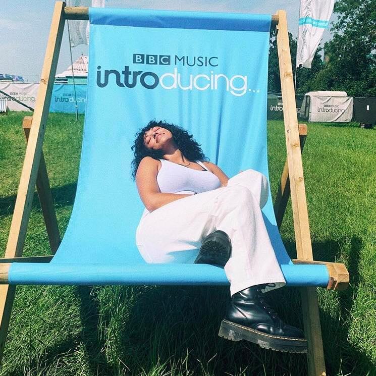 Music coming up on the show from <a href="/valerasband/">VALERAS</a> <a href="/TheAmazons/">The Amazons</a> #Chef <a href="/thatborjadguy/">Borjad Luis</a> and <a href="/mahalia/">mahalia</a> who played a secret set on our <a href="/bbcintroducing/">BBC Music Introducing</a> stage at @GlastoFest last weekend! 

Listen via <a href="/BBCBerkshire/">BBC Berkshire</a>