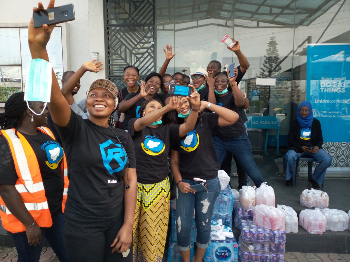 TundeLukmanAni's tweet photo. We made massive impact in #Nigeria with the #StreetCleanup
#UBNEVDay2019
#EVD2019
#ForAGreaterLagos
#Volunteering
#UnionCares
#UnionBank
#RecyclePoints
#SustyVibes
#SustyVibersRock https://t.co/Mf3DkIZOeh