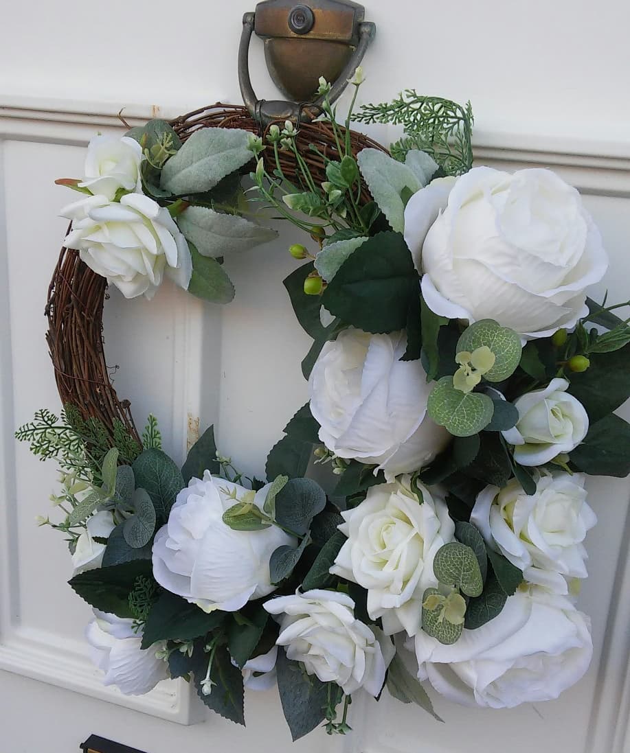 Faux Floral Wreath #fauxflorals #doorwreath instagram.com/thelilypotstan…