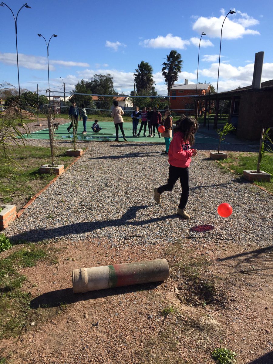 GobiernoRocha's tweet photo. Tarde de #deportes en cancha multipropósito construida por Comisión de Mevir en La Coronilla a través de #Proyecta2018 https://t.co/42agBAVF2D