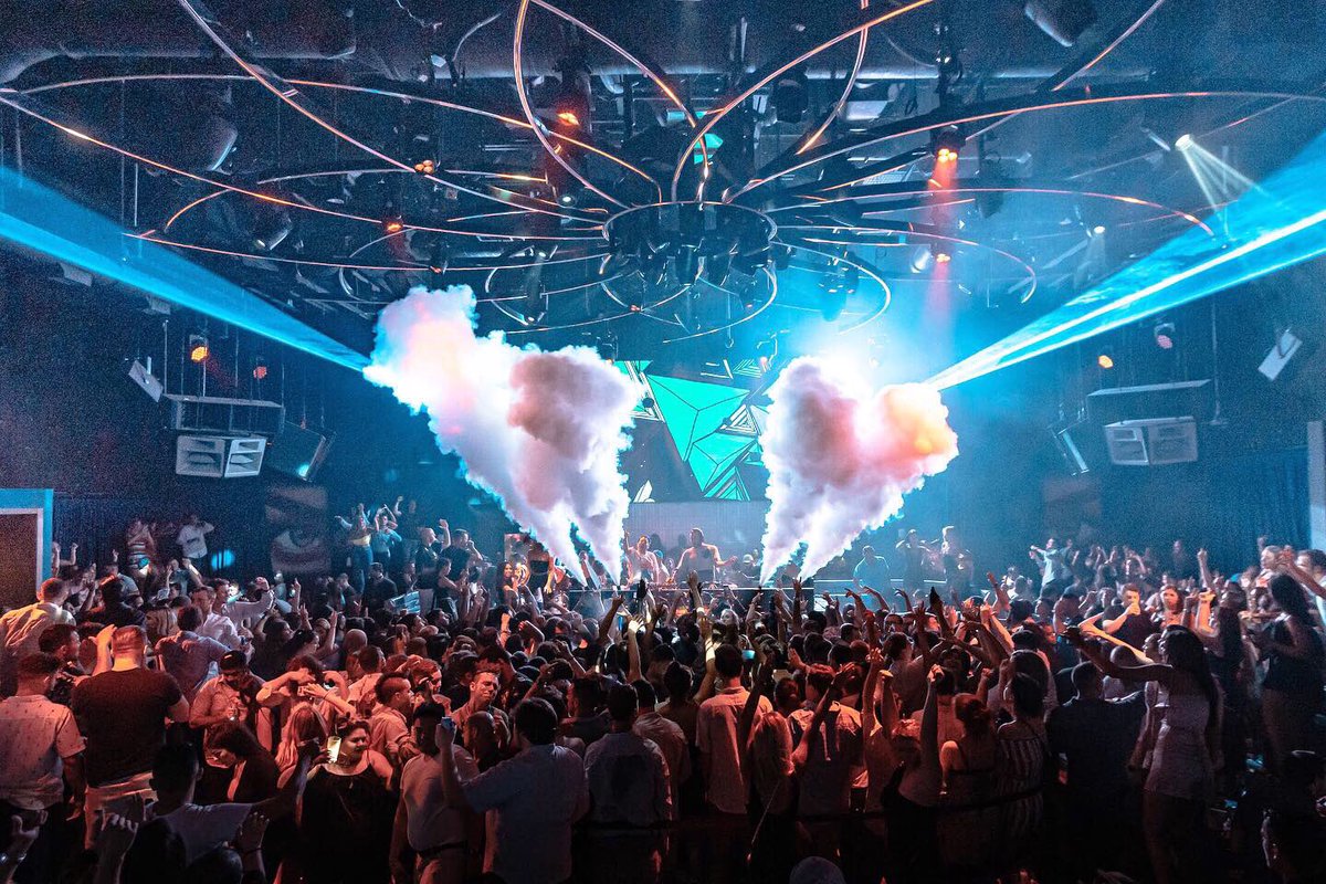 Busy dance floor at DAER Atlantic City