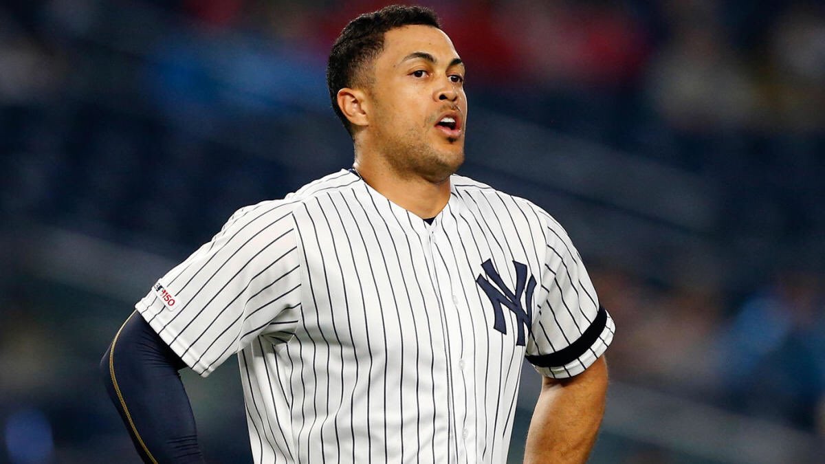SportInjuryBlog's tweet image. Giancarlo Stanton has landed back on the injured list with a PCL sprain. Find out more below: 

sites.utexas.edu/sports-blog/20…

#MLB #Yankees