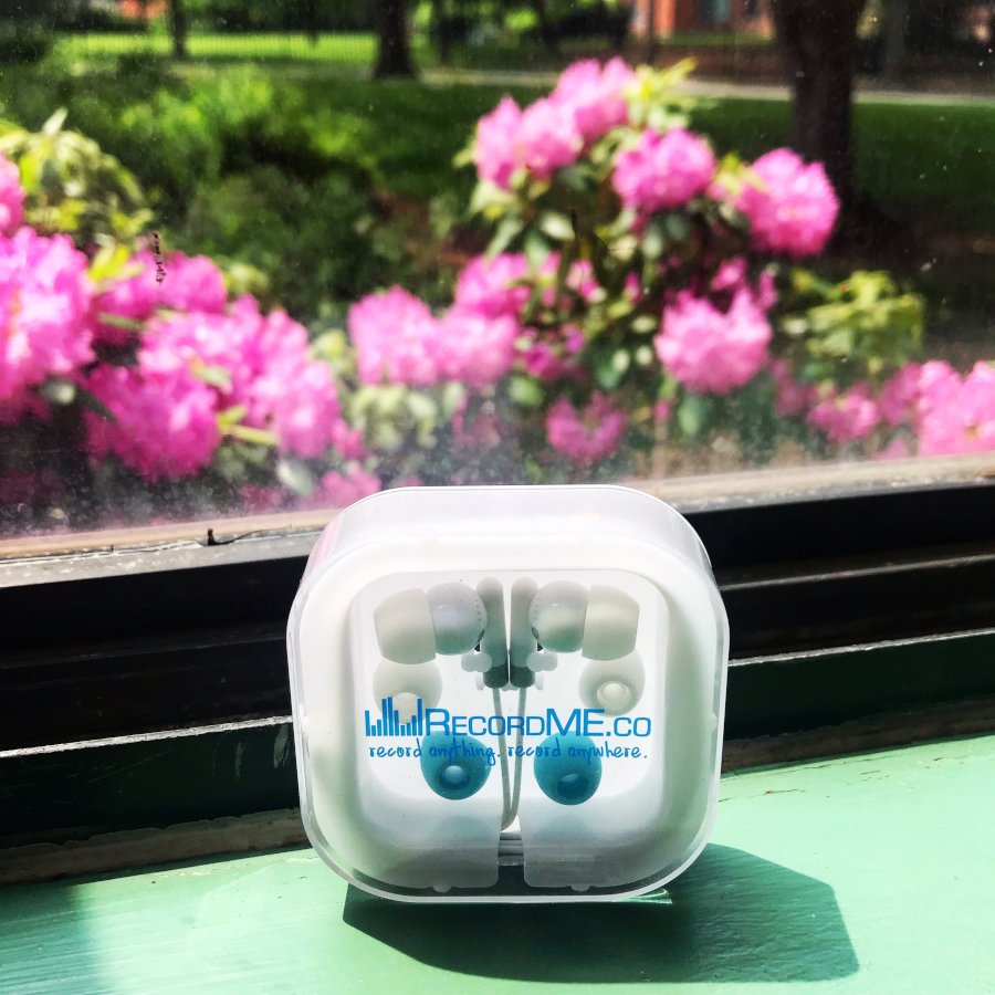 RecordMEco's tweet photo. Are you off to see a show tonight? Who are you going to see? #ticketsplease #liveshow #concert #RecordME #playingtonight #soldout #soexcited #tourbus #backstage #girlsnightout #guysnightout #datenight #dinnerdate #goseeashow #dontforgettherecording #superlonghashtags https://t.co/vsnjI34Tta
