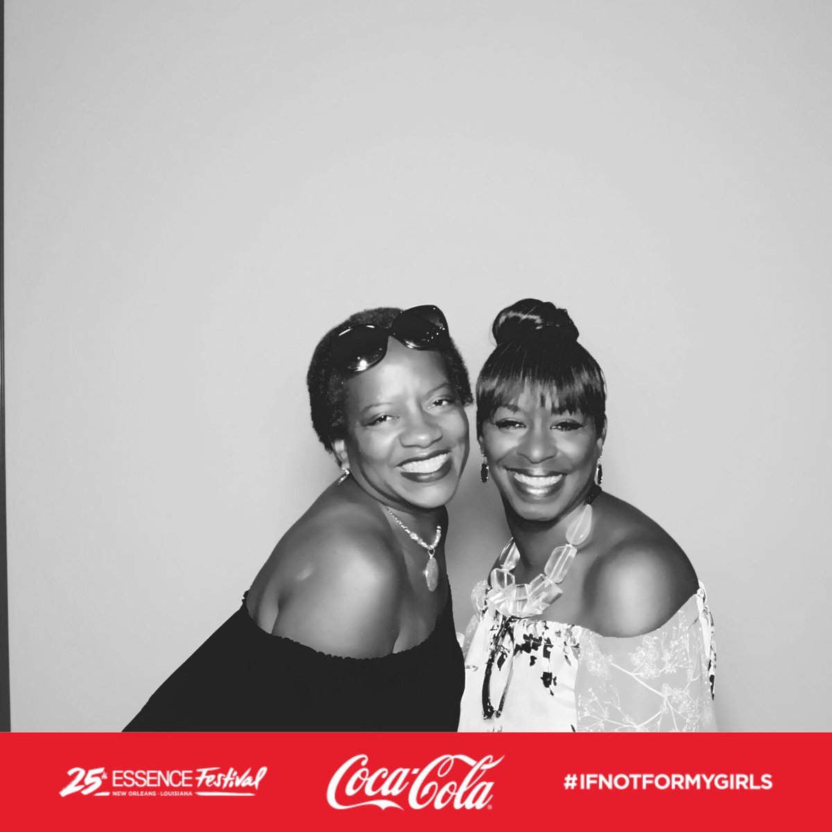 GeretaW's tweet photo. Baby Sis and I enjoying our Sister Trip!! #DavisGlamourGirls https://t.co/fmXwUkBR2c