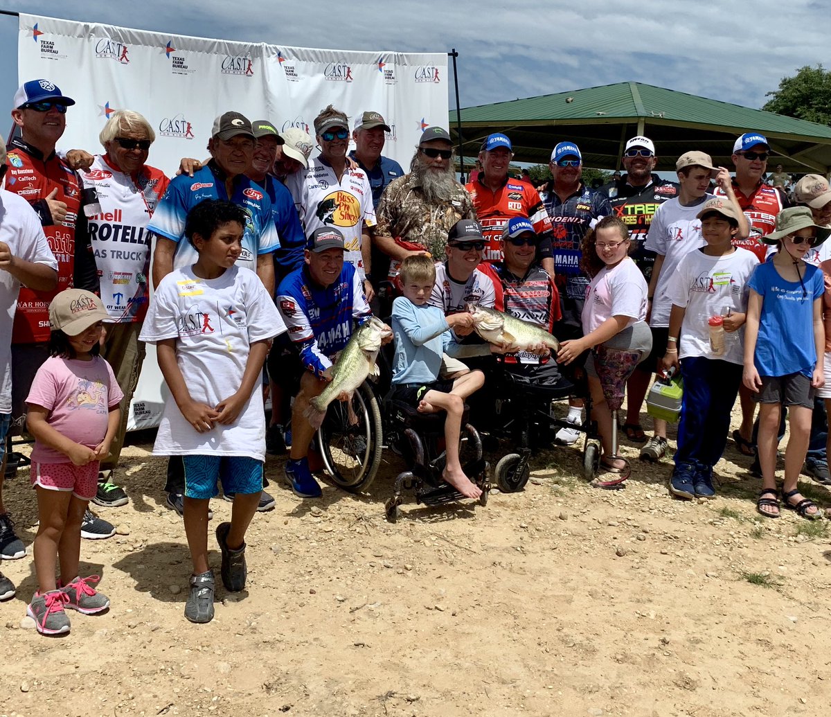 WadeFishsHunts's tweet photo. Awesome day supporting CAST For Kids #bassfishing #fishing #castforkids https://t.co/nH8QVHp6Uw
