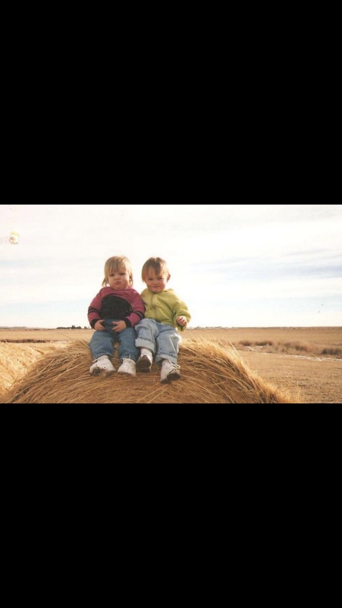 Megz_2001's tweet photo. happy birthday to my long time bestie ♡ thanks for all the crazy memories and laughs!! love you forever ry https://t.co/bWR0vfmJlm