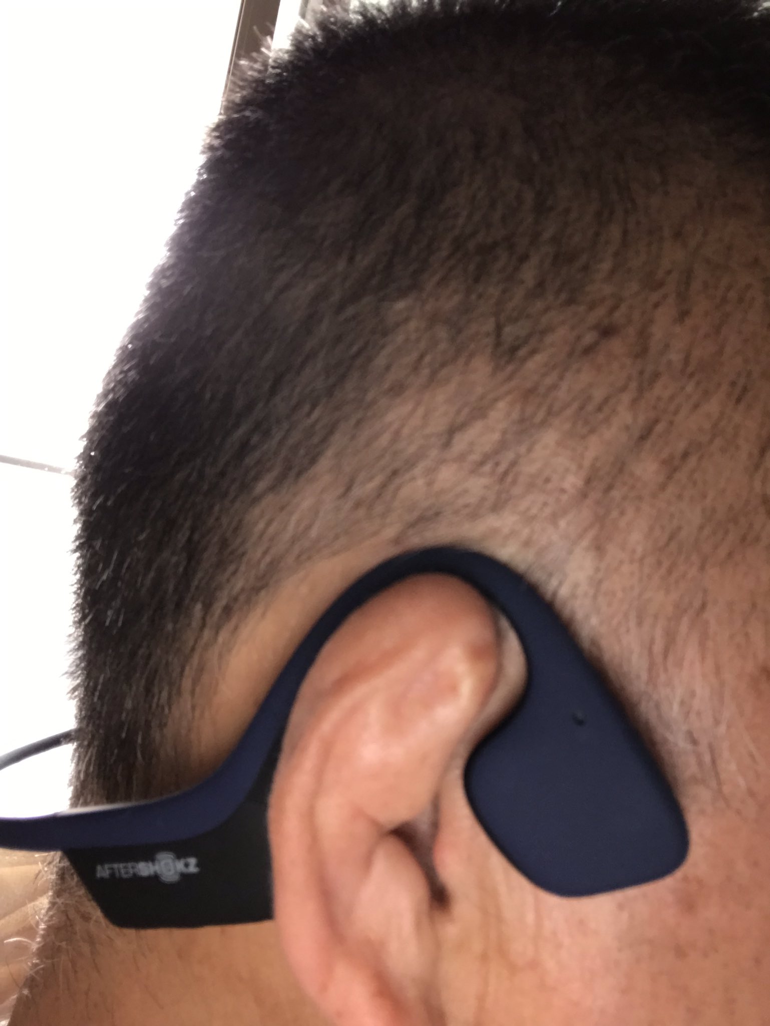 なる 柔道 をしてる中で 餃子耳 になった為 イヤホン が入らず Iphone の付属イヤホンを無駄にし Airpods を試す気にもなれず 耳の厚みのおかげで電話の受話器すら使い難く それが当たり前だと思ってきたが 骨伝導イヤホン Aftershokz なる 柔道 をしてる中で 餃子耳 になった為 イヤホン が入らず Iphone の付属イヤホンを無駄にし Airpods を試す気にもなれず 耳の厚みのおかげで電話の受話器すら使い難く それが当たり前だと思ってきたが 骨伝導イヤホン Aftershokz