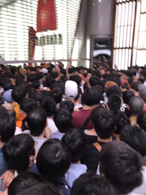 マルハンなんば行列で乱闘騒ぎも 7月7日の年に一度のイベントの行列がすごすぎてカオス まとめダネ マルハンなんば行列で乱闘騒ぎも 7月7日の年に一度のイベントの行列がすごすぎてカオス まとめダネ