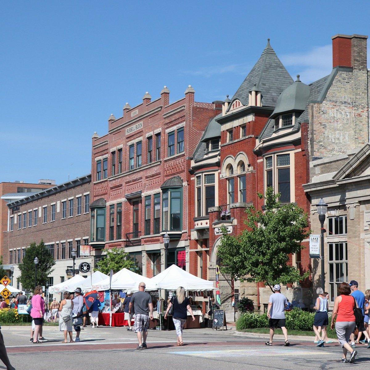 Enjoying the sun at the Lakeshore Art Festival in downtown Muskegon, MI. Saturday, July 5th, 2019.
#Lakeshore #lakeshoreartfestival #Muskegon #MuskegonMI #Michigan  instagram.com/p/BzloiGogU_Z/…