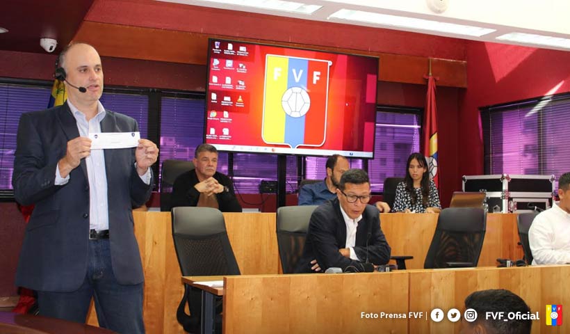 FVF_Oficial's tweet photo. #AsoFutsal realizó el primer Draft de jugadores libres para nueva temporada | #FutSalFVF | #FVF | https://t.co/qVqg6dnmH2 https://t.co/UBpAZ6WC5G