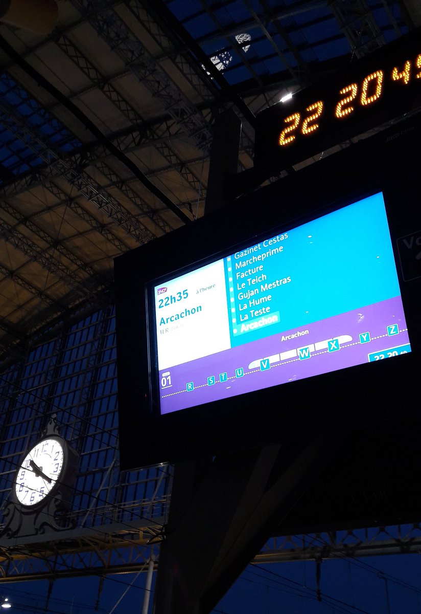 GlariaJulien's tweet photo. Fin de cette 2ème journée de grands départs avec le TER à destination d'Arcachon.

La gare de Bordeaux affiche une bonne ponctualité 🕛

Bonne nuit et à demain pour la fin du week-end 

#TEAMinoui #TeamSNCF https://t.co/Iqzi0yPddC