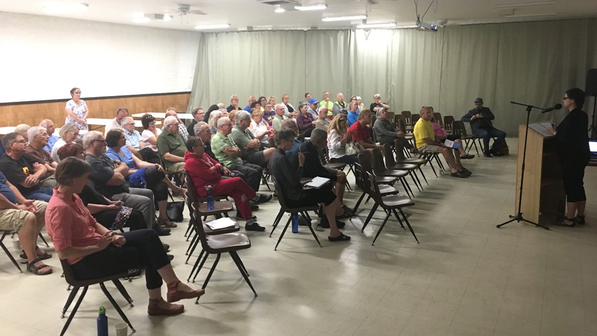 ‘Struggling lake’: Dozens gather for meeting on how to improve health of Lake Winnipeg: bit.ly/2Xv6Ejm via <a href="/BethCTV/">Beth Macdonell</a>