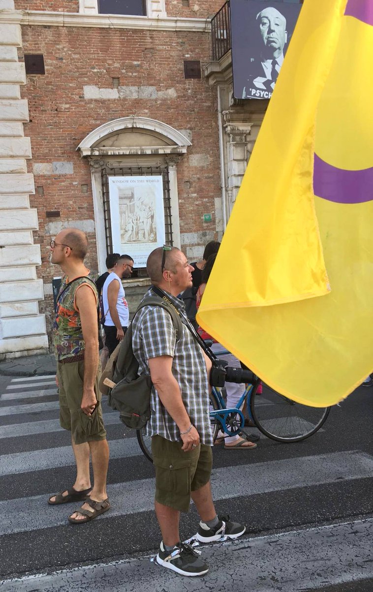 Intersexioni's tweet photo. un po' delle foto di oggi dal #ToscanaPride a #Pisa
con #dariacampriani #davideciofi #gretabilanzola
#staffettaintersex #dimanoinmano persone #intersex e #alleate 💛💜✊
#dirittiumani #intersexrights are #humanrights https://t.co/MS7w7id3KB