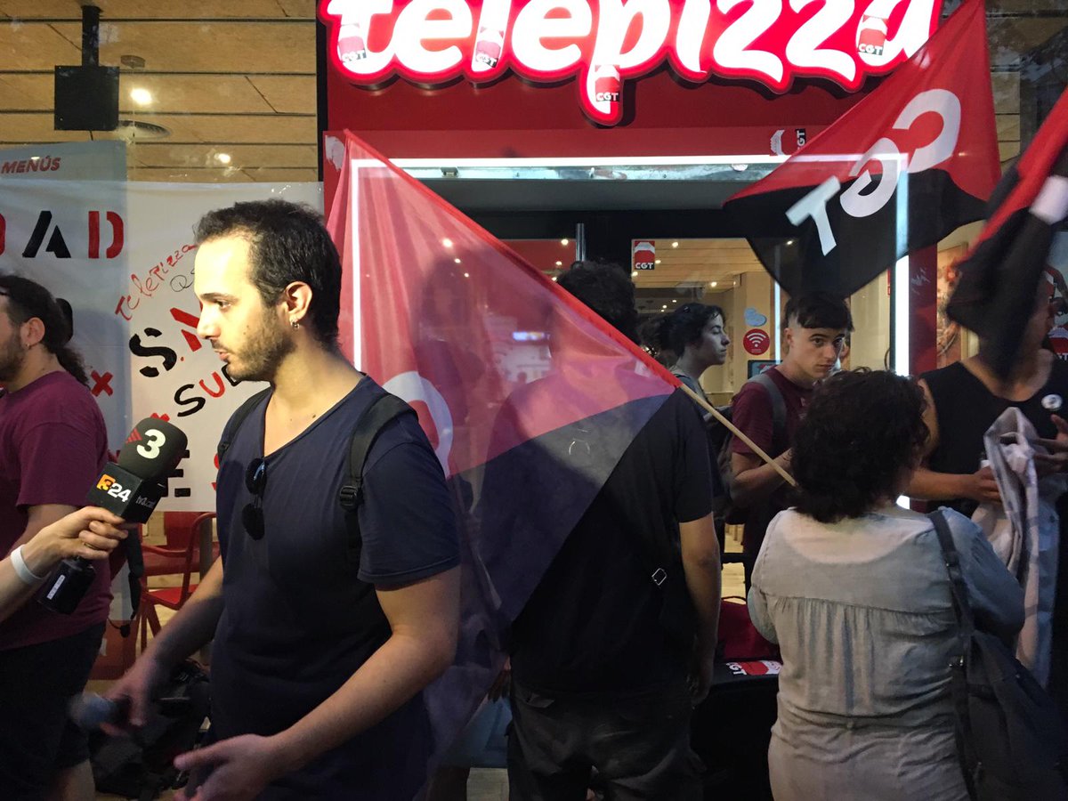 bcn_cgt_telepi's tweet photo. Éxito total de la huelga. Según nuestros cálculos Telepizza no ha podido usar su estrategia de miedo y el 70% de la plantilla ha salido a la huelha. La primera huelga de Telepizza en Barcelona y éxito total.

#QueNoTeRobenLaSubida #PagaOHuelga https://t.co/uLaCSe9qtg