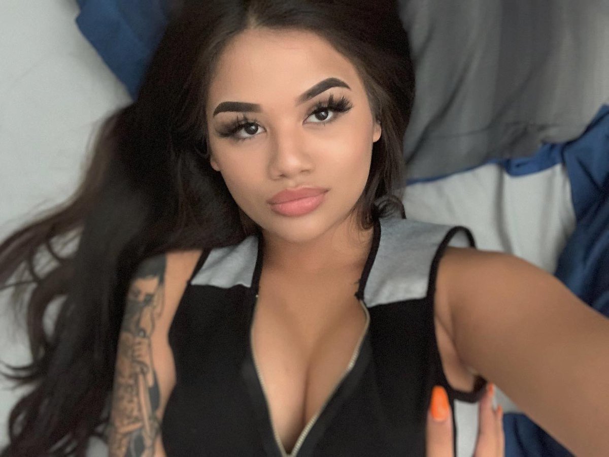 notasiahh_'s tweet image. some nice, low quality, no filter pics for the TL. enjoy and you’re welcome