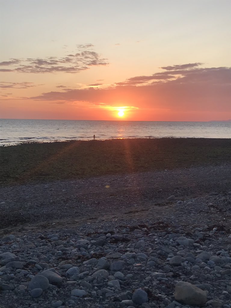 ant_naylor's tweet photo. First night of our caravan holidays. Looking forward to having an excuse to get away and do nothing #caravanholidays #caeclyd #pwhelli https://t.co/gZGykJvT1C
